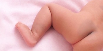 赤ちゃんのかわいい足